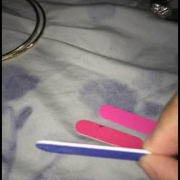 Stick On Nails - Picture 2 of 3